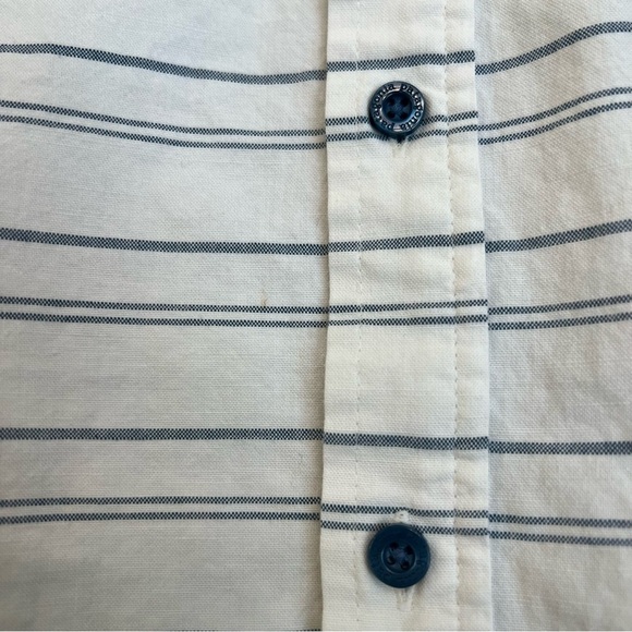 Patagonia Bluffside Short Sleeve Shirt Birch White Stripe Small Casual Coastal - Picture 6 of 6